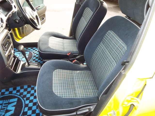 DAIHATSU MIRA GINO 2001