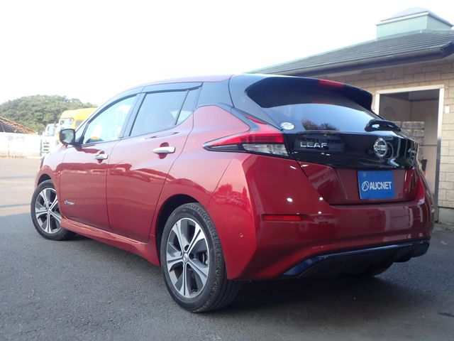 NISSAN LEAF 2018