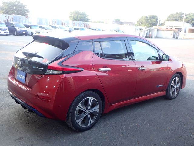 NISSAN LEAF 2018