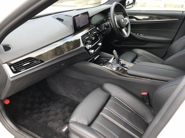 BMW BMW 5series TOURING 2020