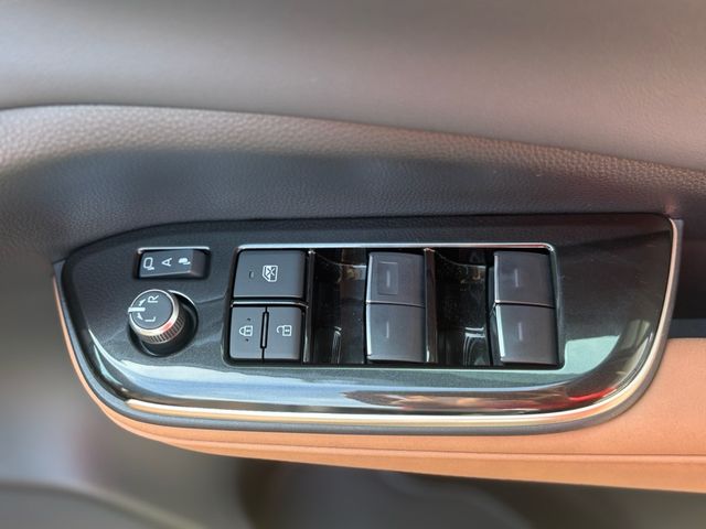 TOYOTA CROWN SPORT 2024