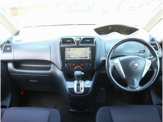 NISSAN SERENA  WG 2011