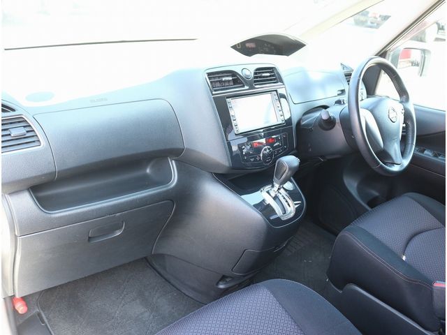 NISSAN SERENA  WG 2011