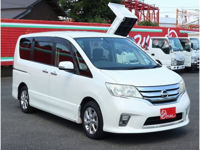 NISSAN SERENA  WG 2011