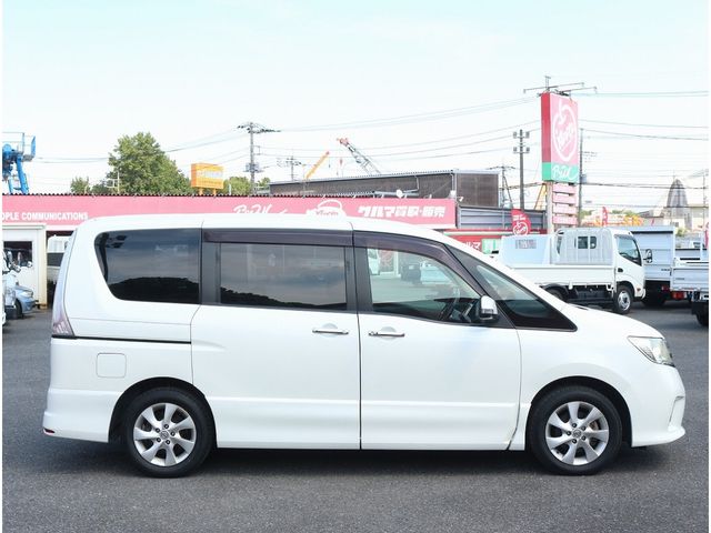 NISSAN SERENA  WG 2011