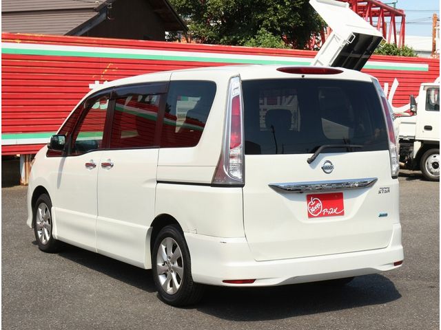NISSAN SERENA  WG 2011