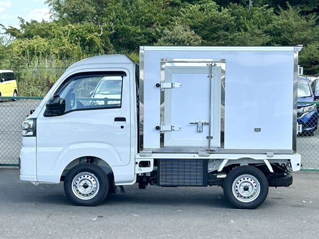 DAIHATSU HIJET truck 2025