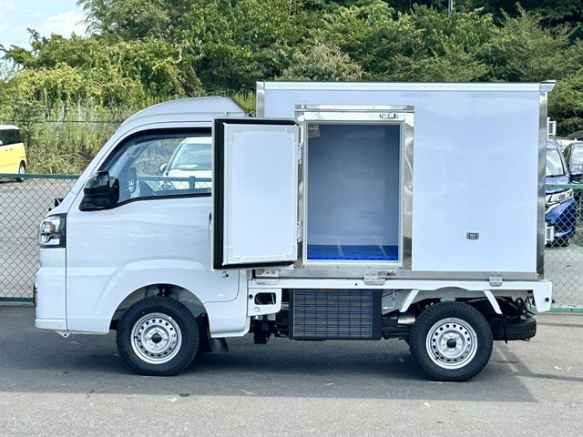 DAIHATSU HIJET truck 2025
