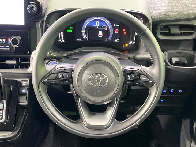 TOYOTA SIENTA HYBRID 2022