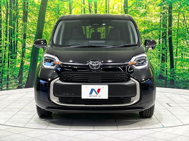TOYOTA SIENTA HYBRID 2022