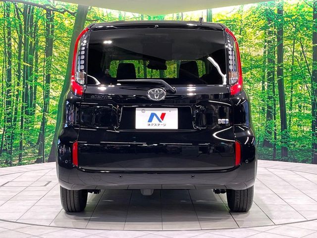 TOYOTA SIENTA HYBRID 2022