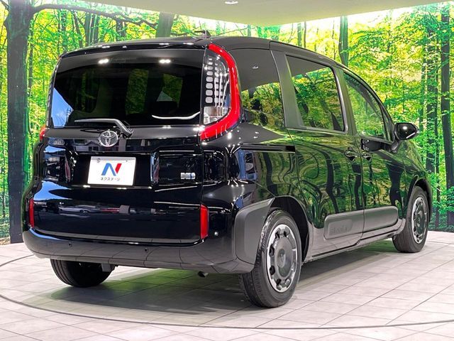 TOYOTA SIENTA HYBRID 2022