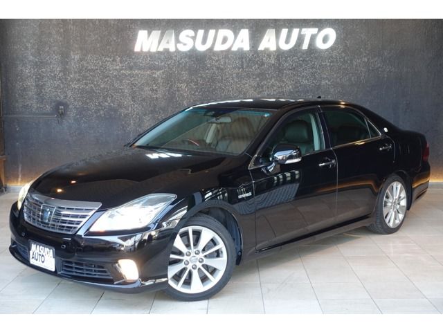 TOYOTA CROWN sedan hybrid 2025