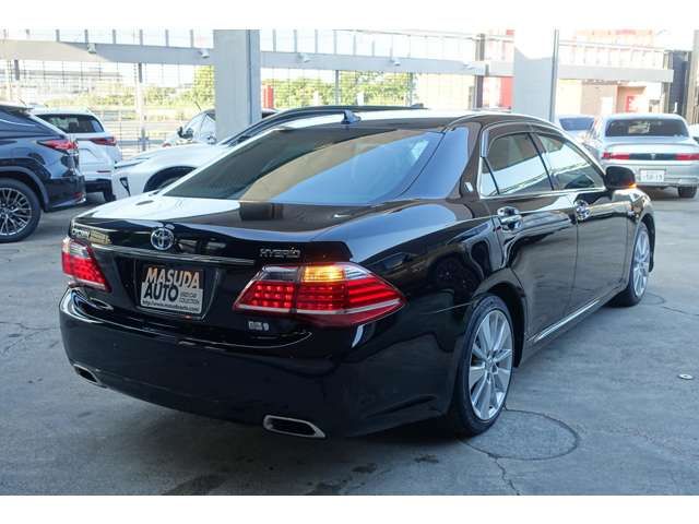 TOYOTA CROWN sedan hybrid 2025