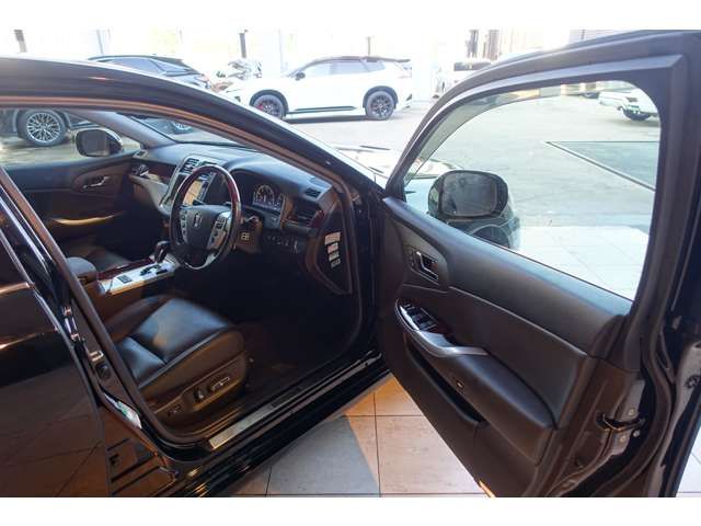 TOYOTA CROWN sedan hybrid 2025