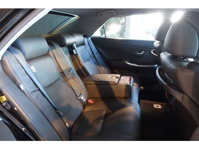 TOYOTA CROWN sedan hybrid 2025