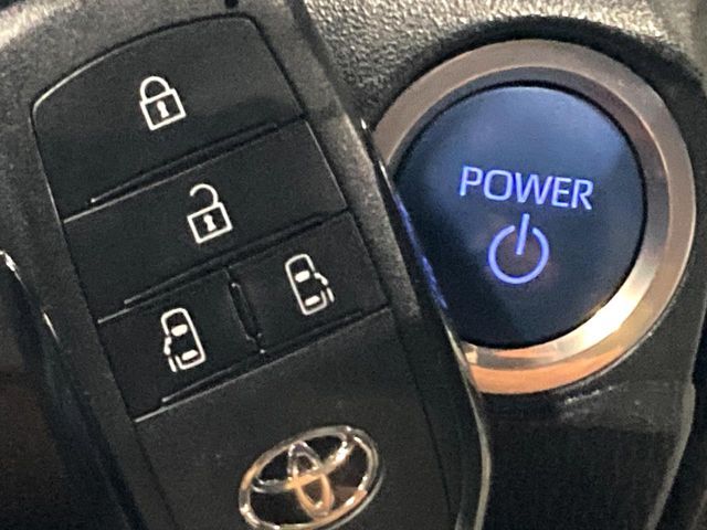 TOYOTA SIENTA HYBRID 2022