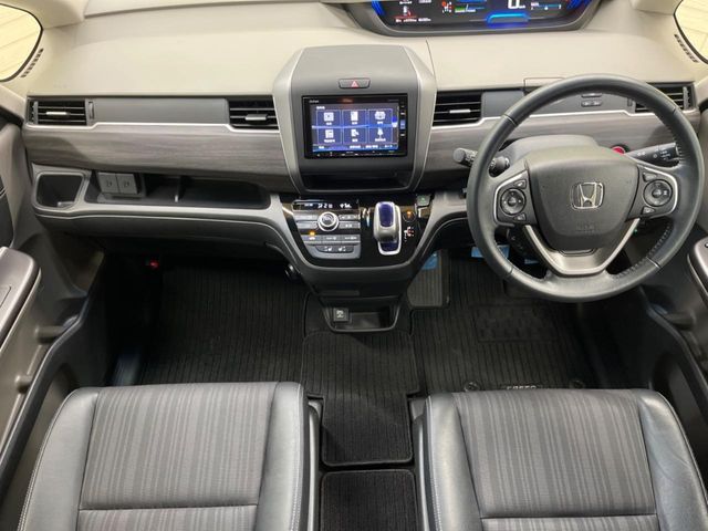 HONDA FREED HYBRID 2018