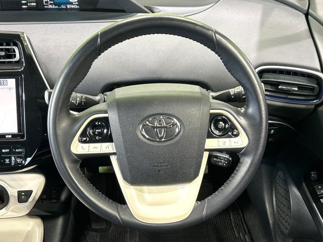 TOYOTA PRIUS 2017