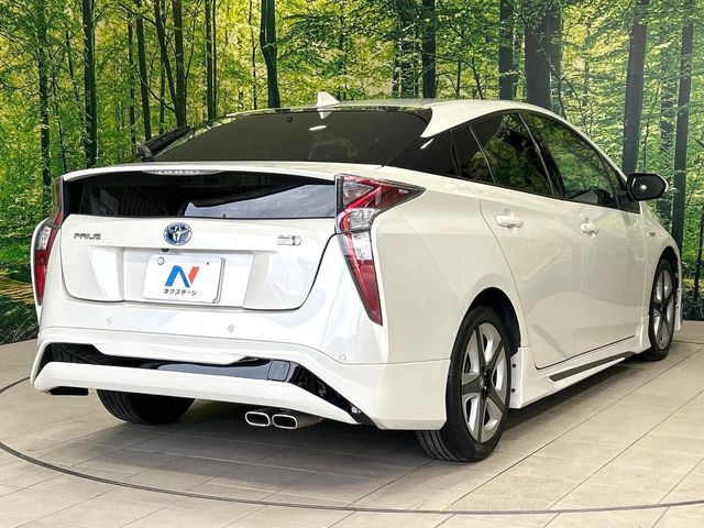TOYOTA PRIUS 2017
