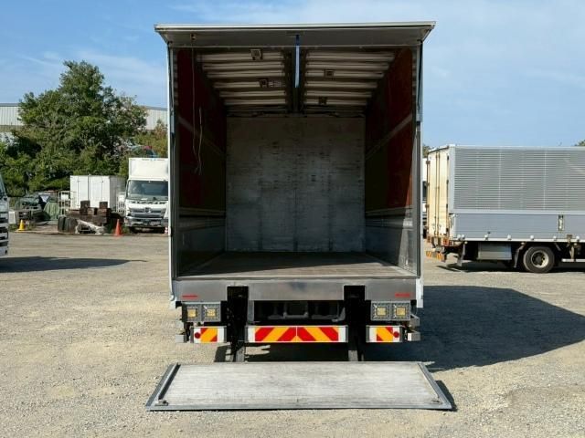 MITSUBISHI FUSOU FIGHTER 2014