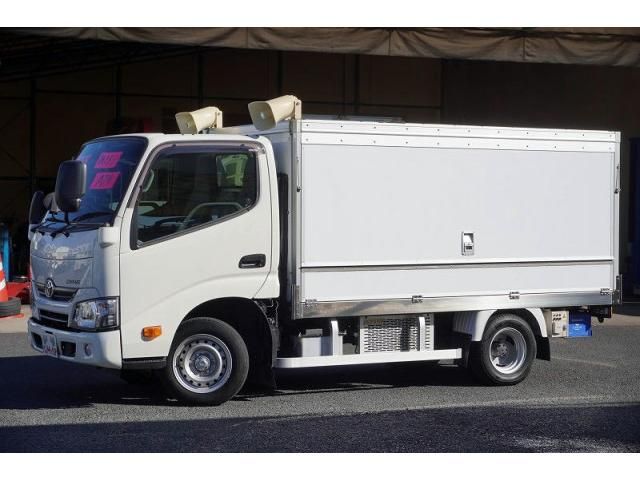 TOYOTA DYNA 2020