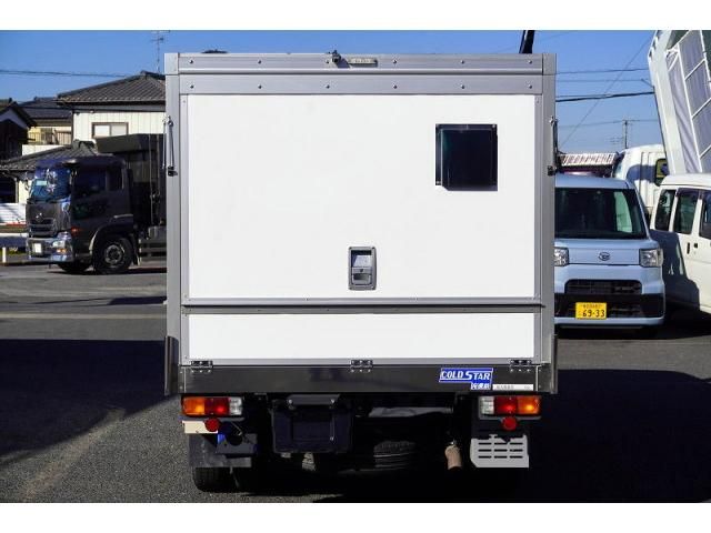 TOYOTA DYNA 2020