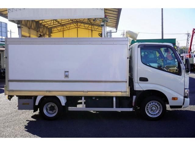 TOYOTA DYNA 2020