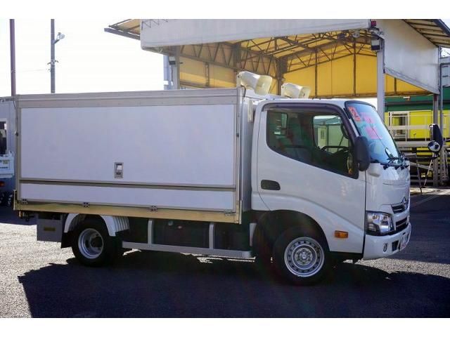 TOYOTA DYNA 2020