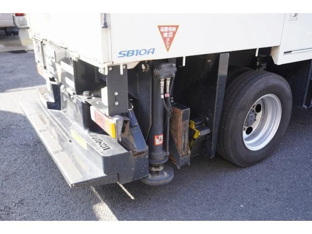 MITSUBISHI CANTER 2017