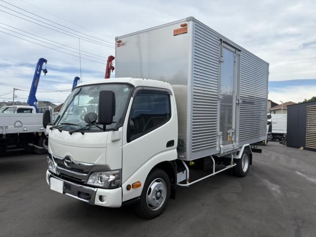 HINO DUTRO 2024