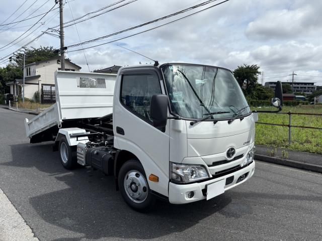 TOYOTA DYNA 2025