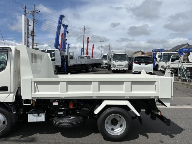 TOYOTA DYNA 2025