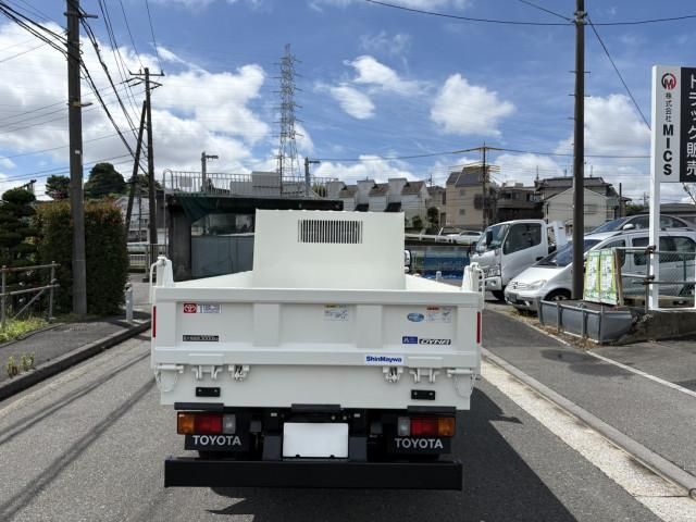 TOYOTA DYNA 2025