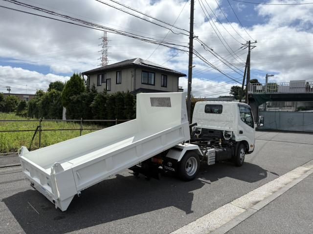 TOYOTA DYNA 2025