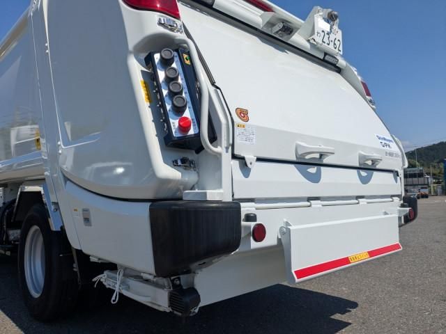 MITSUBISHI CANTER 2024