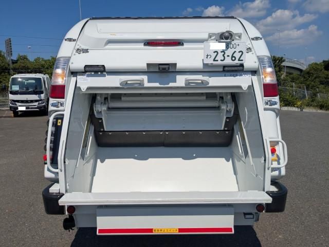 MITSUBISHI CANTER 2024