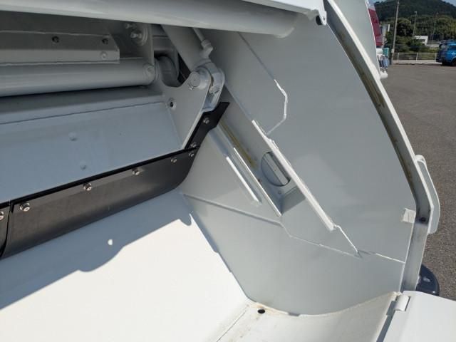 MITSUBISHI CANTER 2024