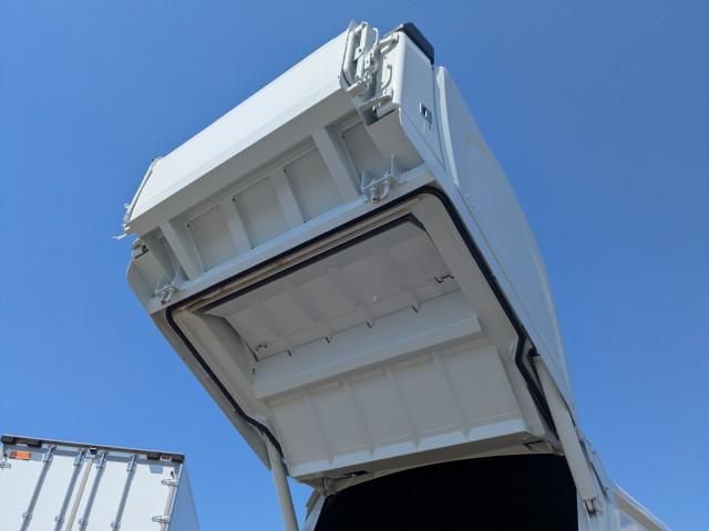 MITSUBISHI CANTER 2024