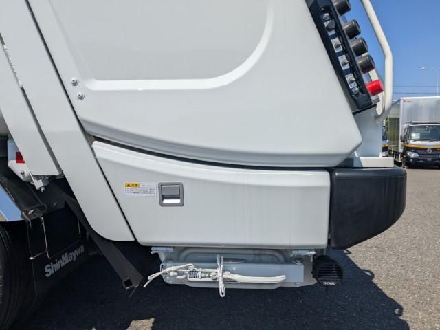 MITSUBISHI CANTER 2024