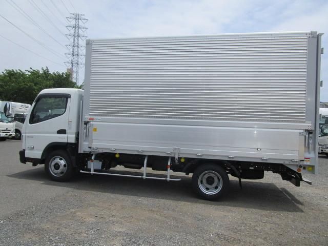 MITSUBISHI CANTER 2025