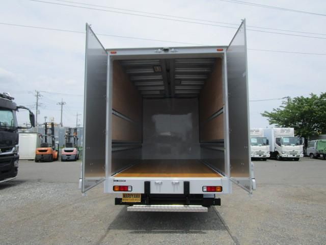 MITSUBISHI CANTER 2025