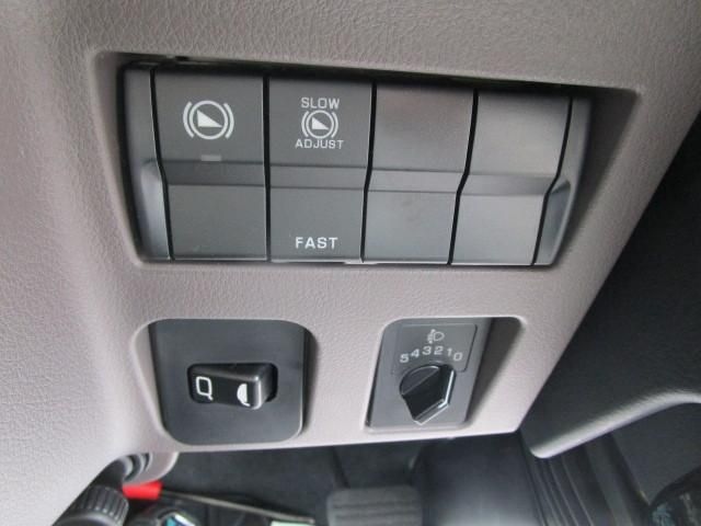 MITSUBISHI CANTER 2025