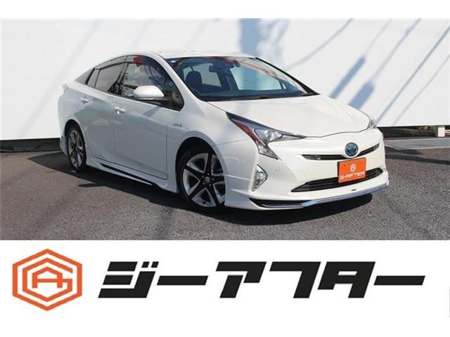 TOYOTA PRIUS 2016
