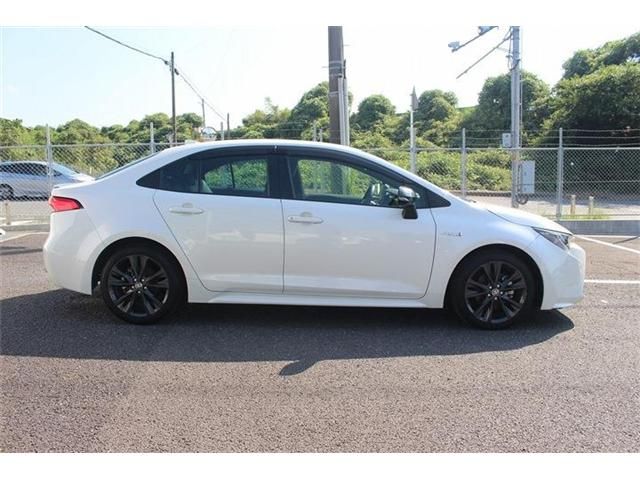 TOYOTA COROLLA sedan HYBRID 2019