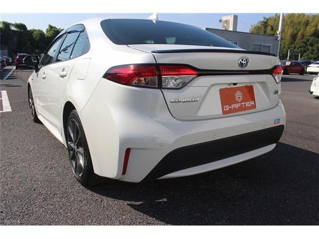 TOYOTA COROLLA sedan HYBRID 2019