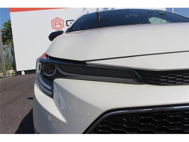 TOYOTA COROLLA sedan HYBRID 2019