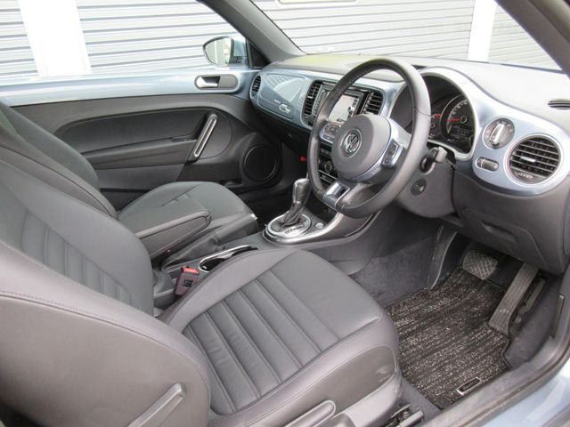 VOLKSWAGEN VOLKSWAGEN The BEETLE 2019