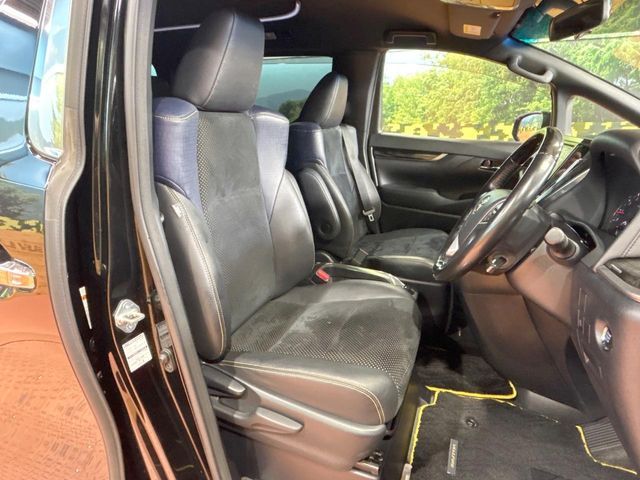 TOYOTA VELLFIRE 2016