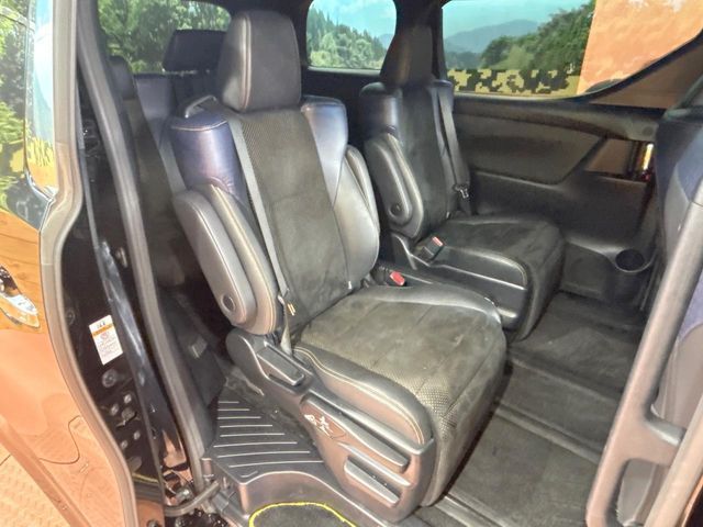 TOYOTA VELLFIRE 2016